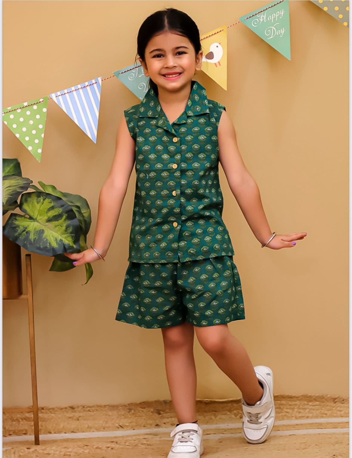 Girls Sleeveless Printed Co-ord Set β Smart, Cool & Playful